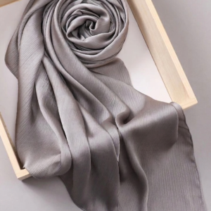 Women's Neck Shawl in Silk